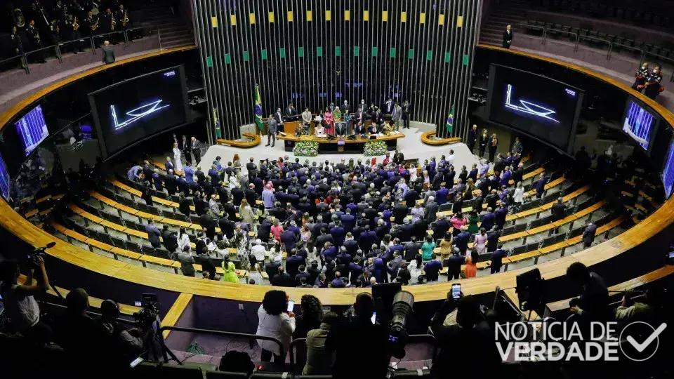 Supremo Tribunal Federal adia decisão sobre sobras eleitorais na Câmara