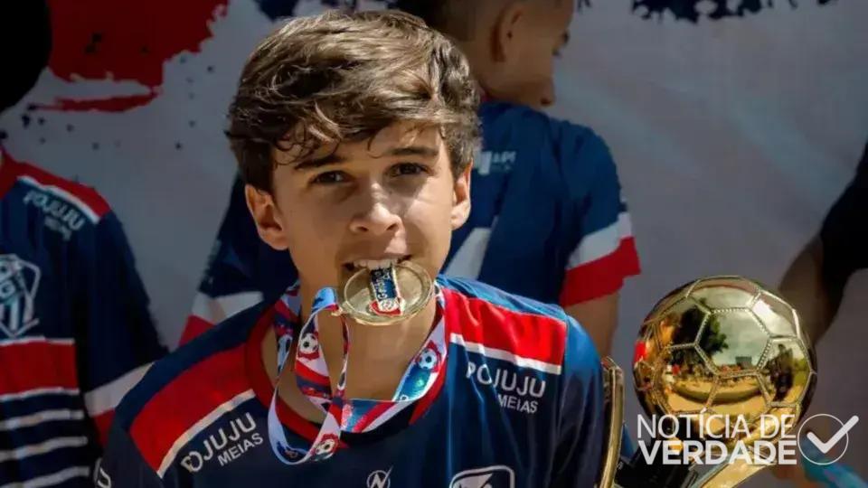 Tragédia no futebol: jovem atleta de 14 anos morre em partida em Goiás